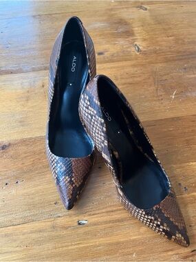 ALDO Brown Snake-Print Pointed Toe Pumps size 6